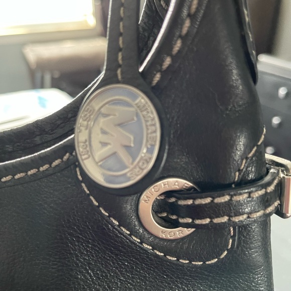 Michael Kors black leather shoulder bag - Picture 4 of 4